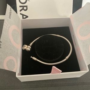 Brand New Pandora bracelet, size small